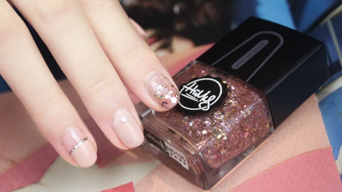 指甲油可以让指甲变得好看吗,指甲不好看涂什么颜色指甲油