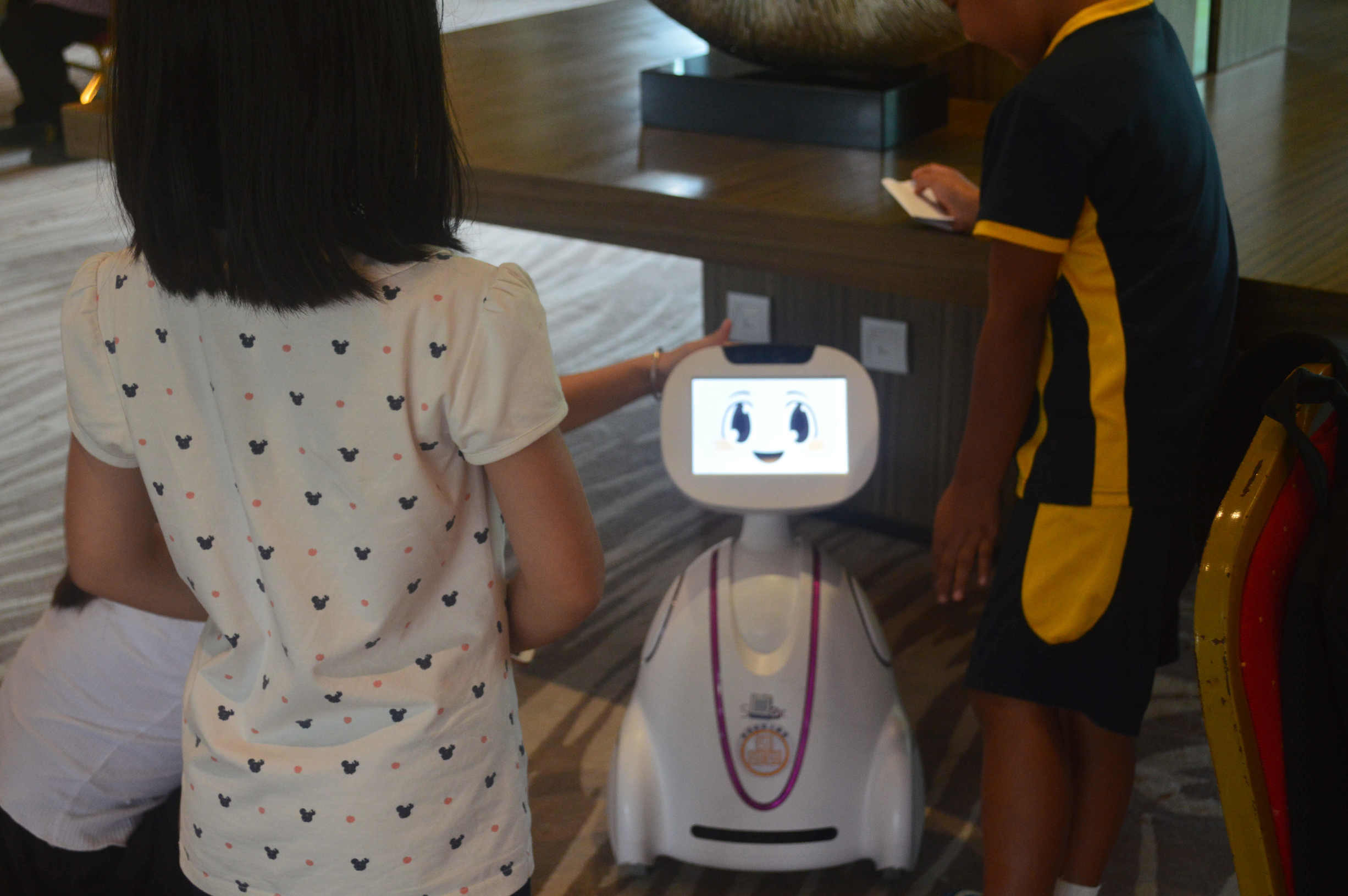 五人足球巅峰对决,中国机器人足球vs美国机器人足球