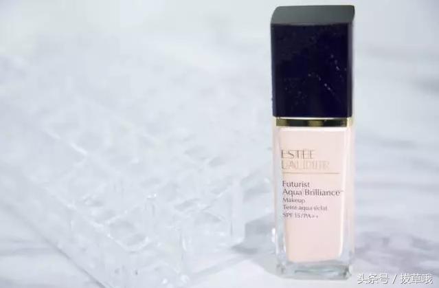 杨幂同款雅诗兰黛沁水粉底液,雅诗兰黛沁水粉底液杨幂色号