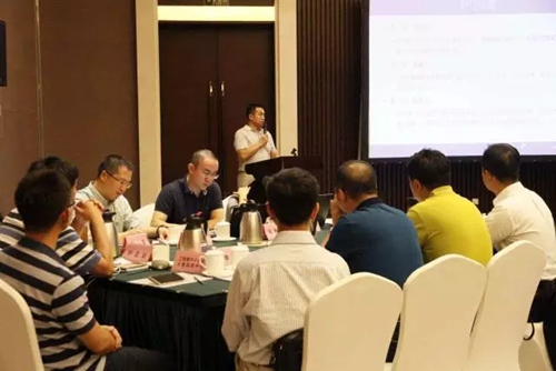 知企*特网**别支持的2017全国中小企业双创服务对接大会在京召开