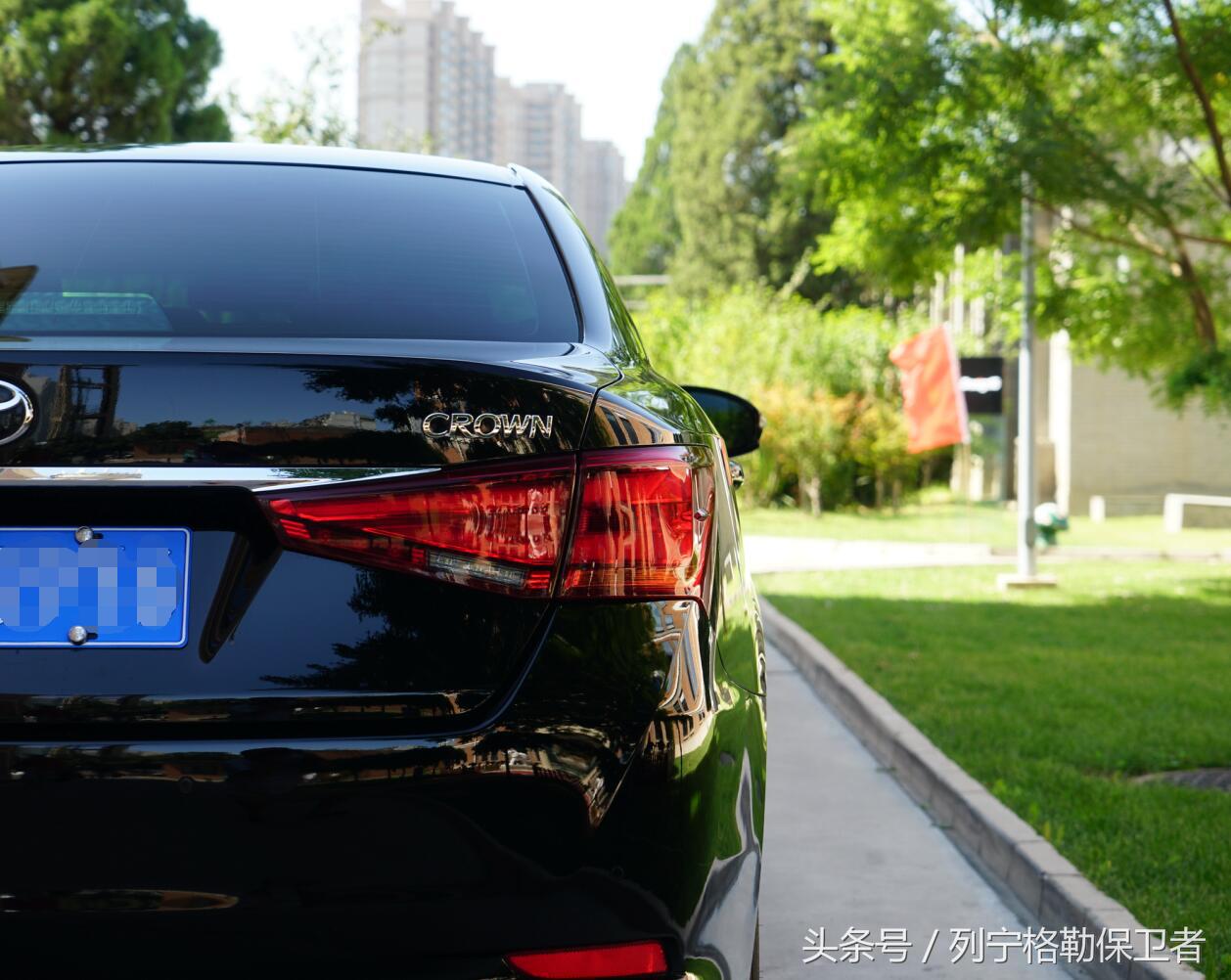 皇冠14代精英版试驾视频测评,14代皇冠车主用车评论