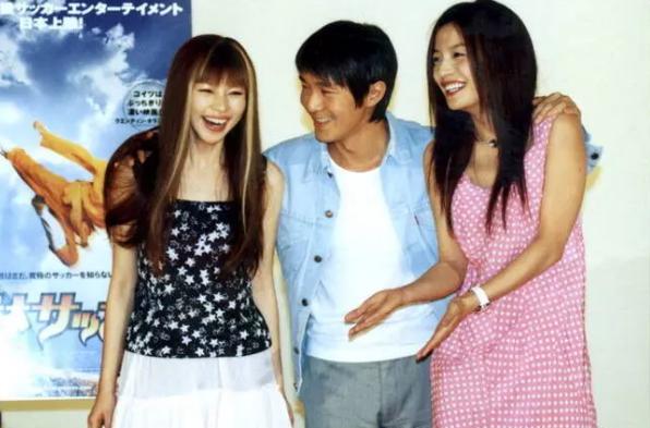 日本看中国女明星红毯,国内03年的女明星