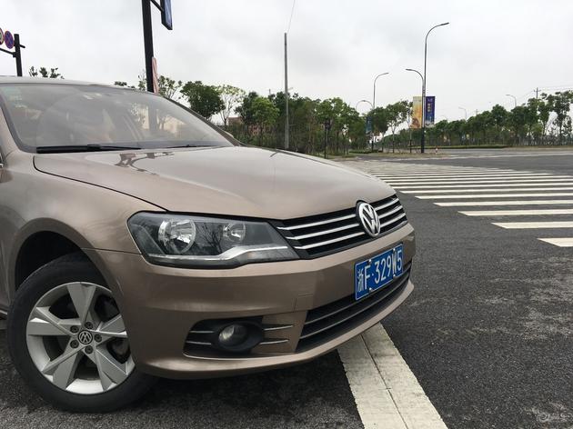 2014年大众宝来手动1.6实测油耗,2015年大众宝来1.6手动挡优缺点