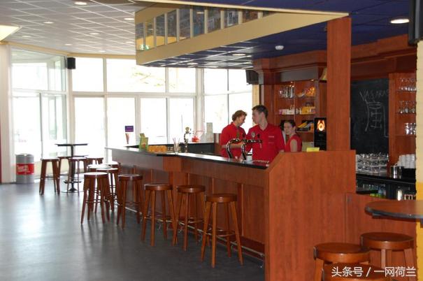 荷兰体育,荷兰允许吸烟吗