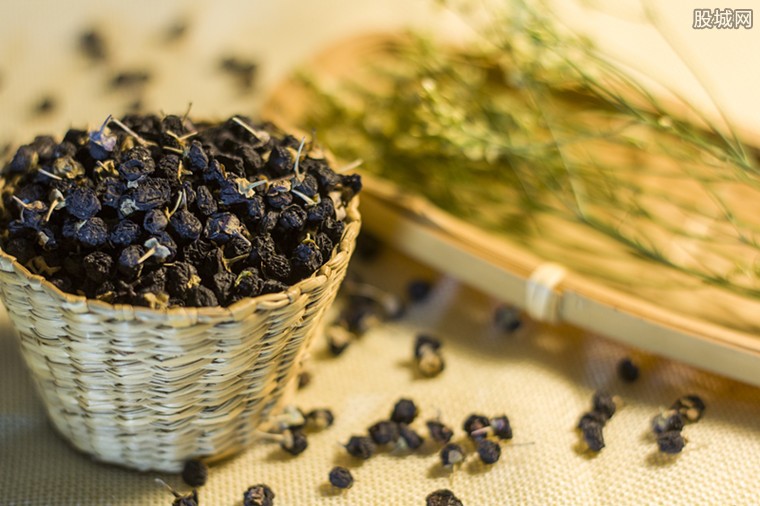 黑枸杞的作用与功效多少钱一斤,黑枸杞一般多少钱的比较好