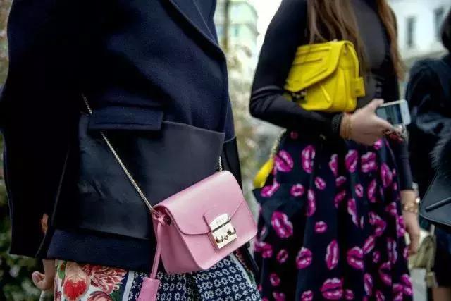 初入职场买什么品牌包,初入职场女生背什么包