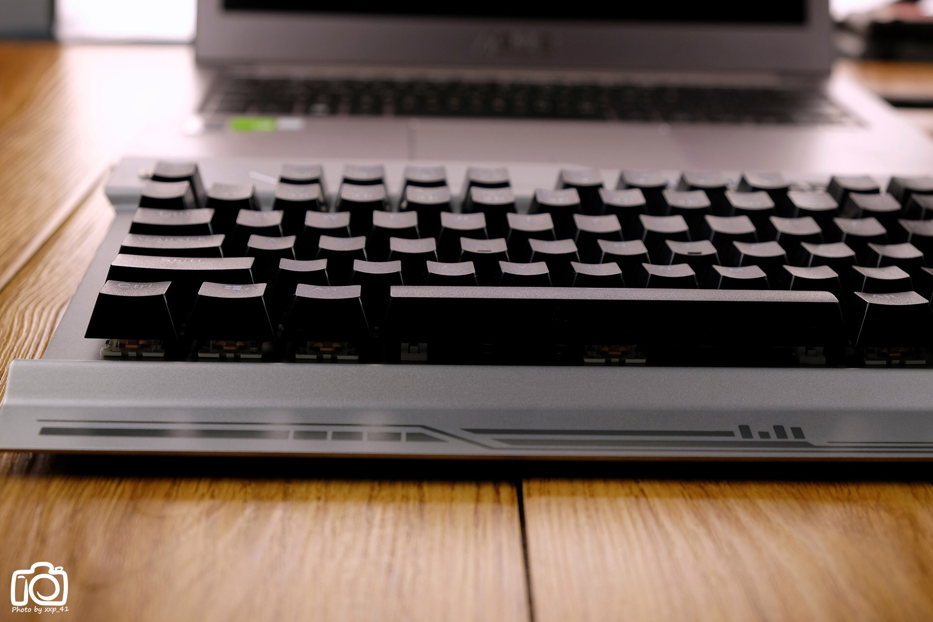 噼里啪啦打字噪，居然还防水：映泰沙漠方舟GK30青轴电竞机械键盘
