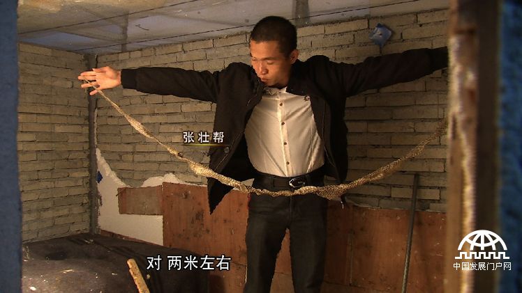 致富经:胆小小伙养蛇记