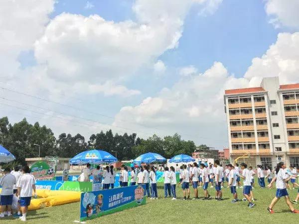 分享5个很酷的足球技巧,让你轻松学一下足球