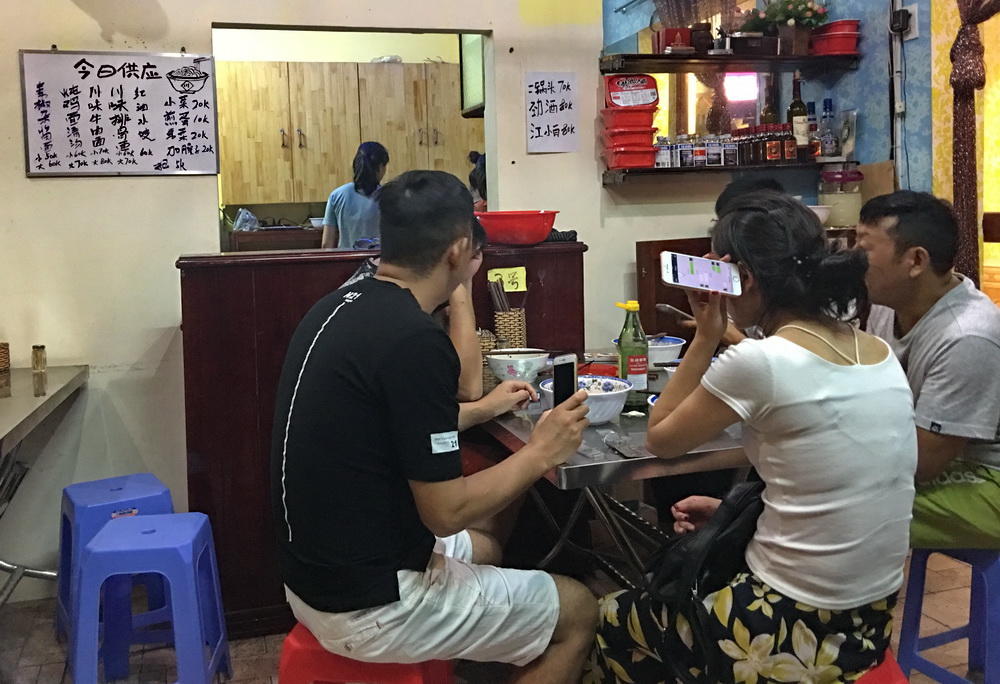 从越南来中国要多少钱,到越南吃碗面要中国人民币多少钱