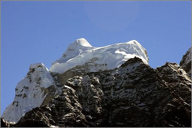 珠穆朗玛峰西坡大本营海拔多少,海拔最高的山峰是珠穆朗玛峰