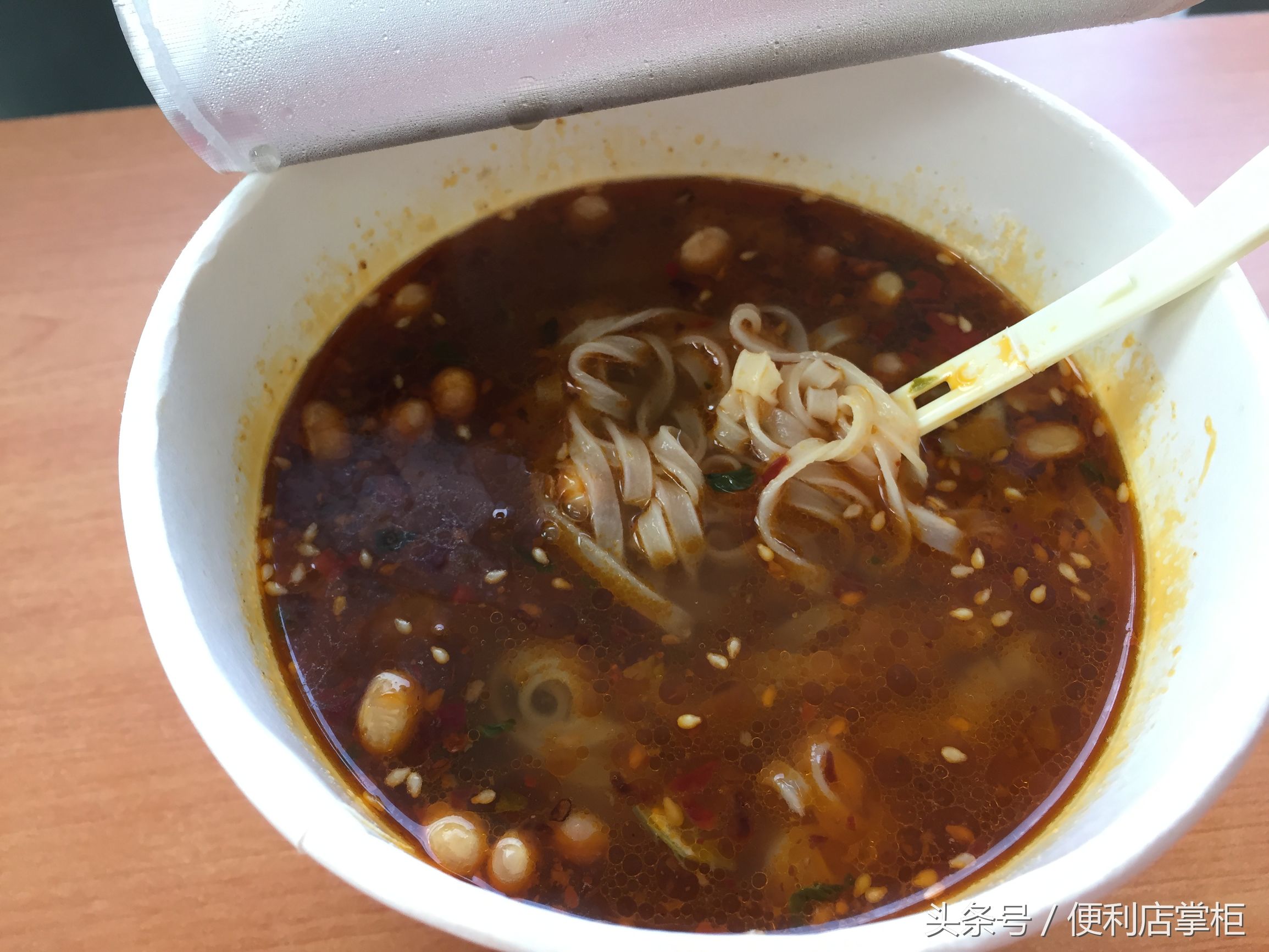 实拍试吃广东陈村牌重庆小面，配料包竟然有5包