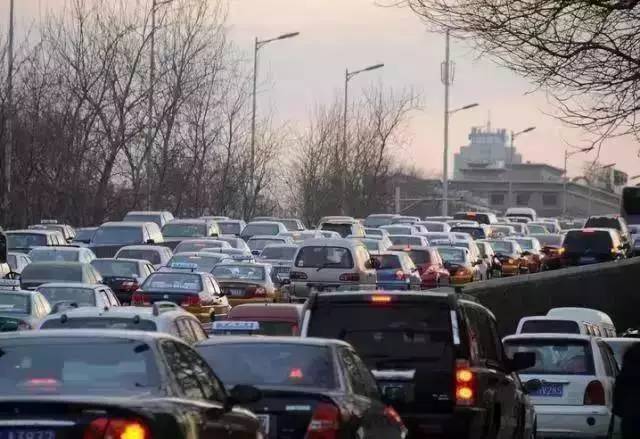 听说重庆人都躺成一片了？