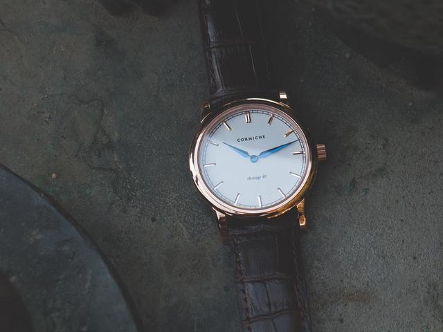 目前流行的时尚男手表,搭配正装的手表奢侈品牌手表推荐