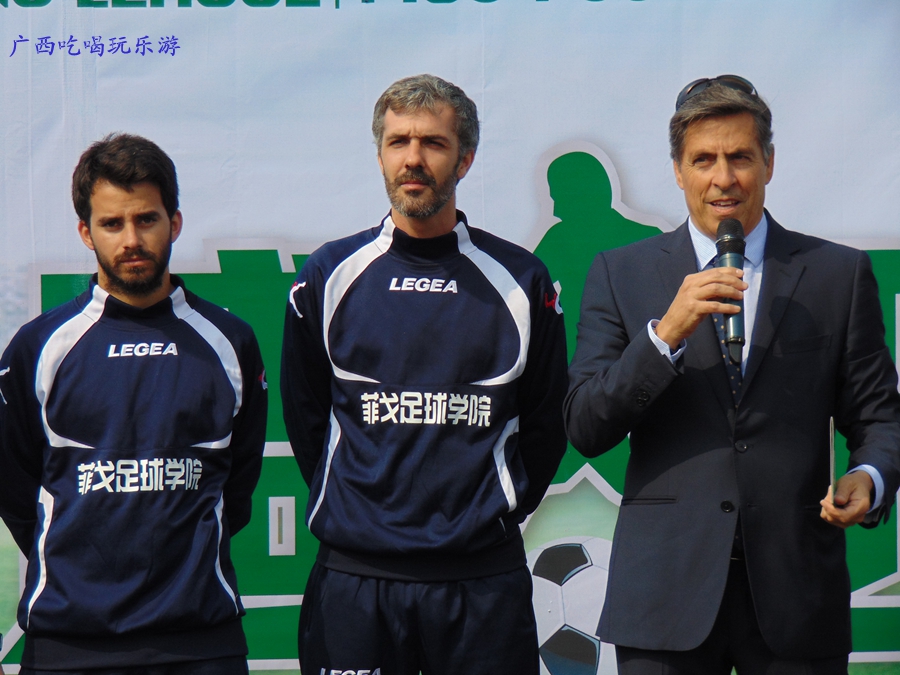 菲戈足球培训,菲戈和c罗训练照