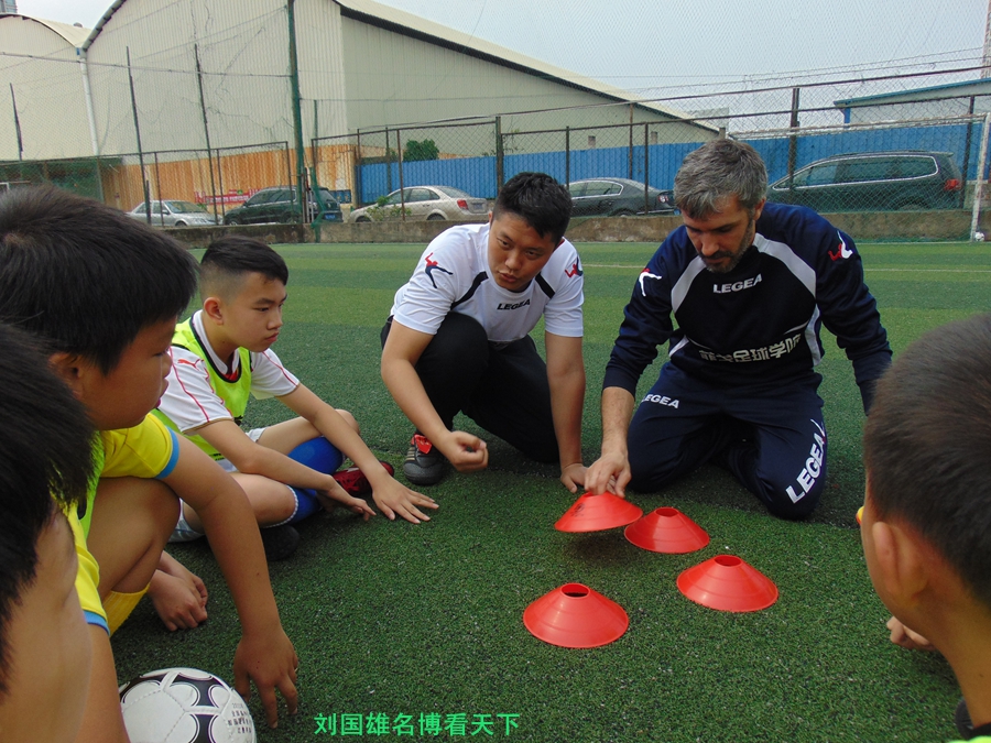 菲戈足球培训,菲戈和c罗训练照