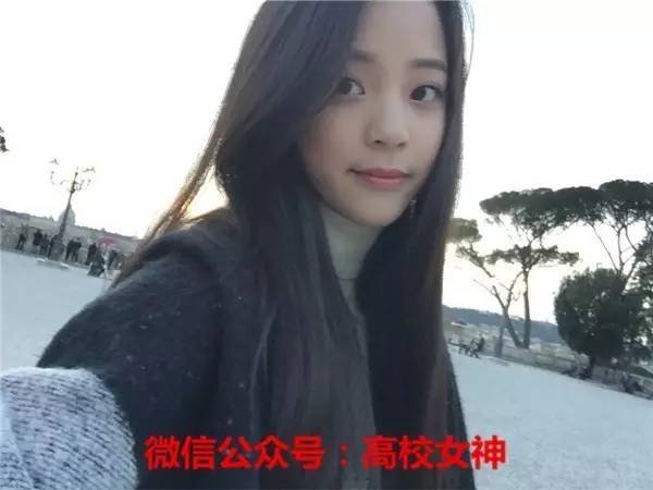 欧阳娜娜三姐妹颜值相差大,欧阳娜娜三姐妹一共几岁了