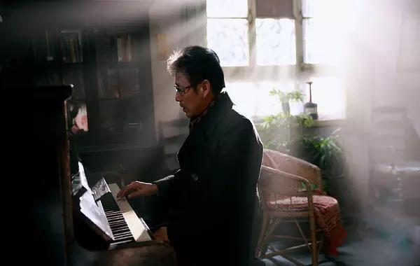 先别谈造型、色彩，家具首先是老朋友，是你的情感在家里的寄托