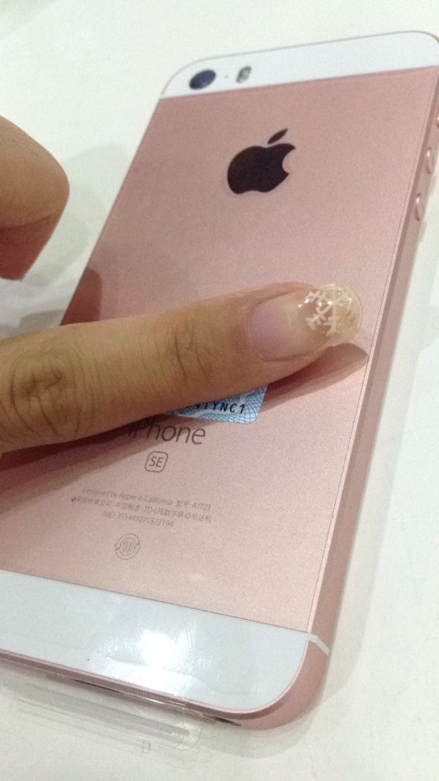 说到做到,小编iPhoneSE开箱,iPhone去哪买?