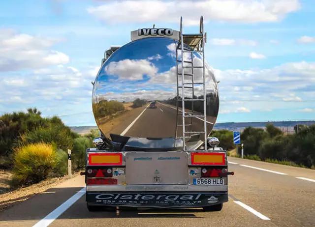 水中倒影镜面效果怎么拍,巧妙运用水面倒影拍出大片