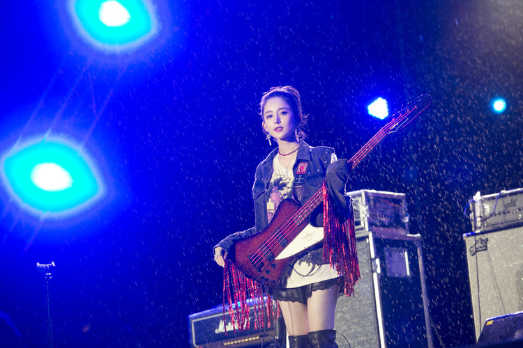 缝纫机乐队致敬的摇滚乐队,缝纫机乐队乐手惊艳众人