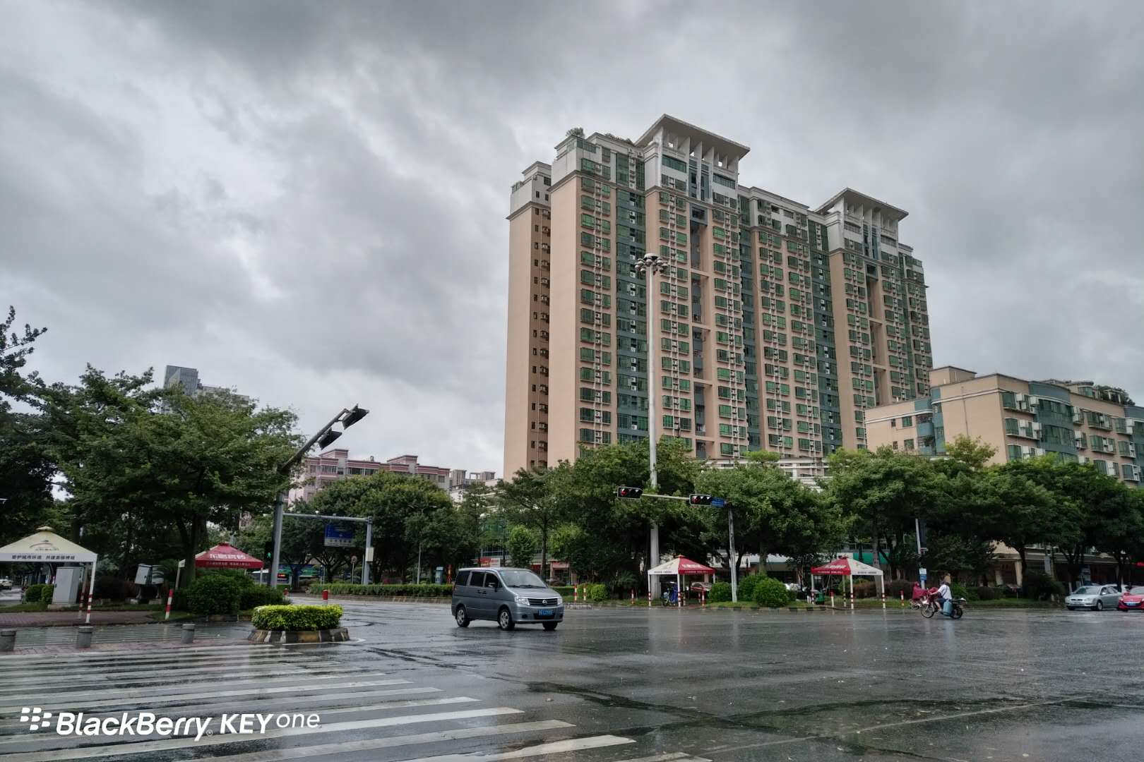 黑莓手机blackberrykeyone,黑莓keyone的bbb100-1是什么版本