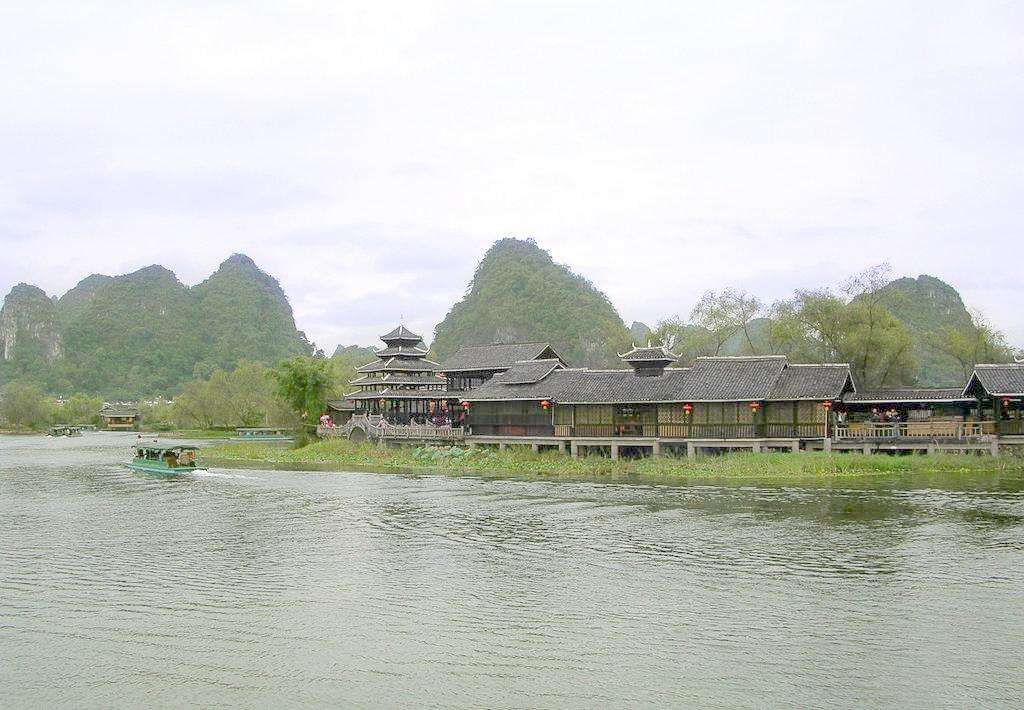 69年的属鸡人今年运气如何,69年属鸡人哪一年运气最好