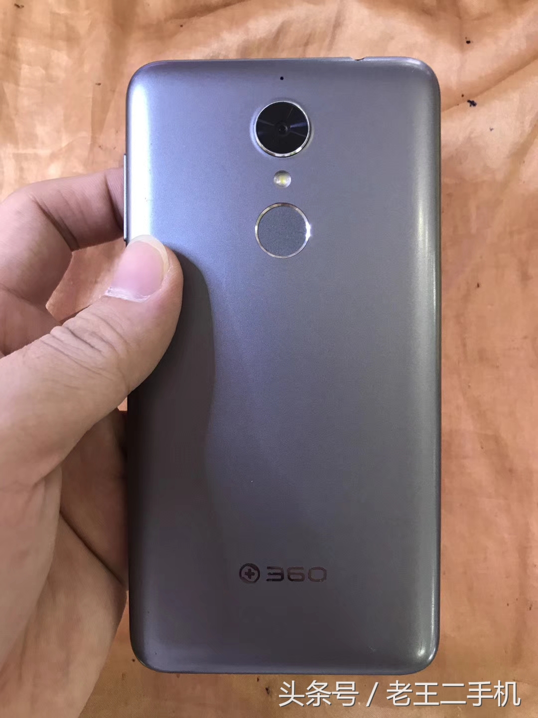 性能好两百元以下的手机,五六百左右的二手机