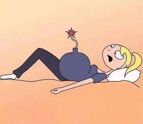 孕30周胎盘低置轻微出血淡红色,孕囊旁有液性暗区考虑积血可能