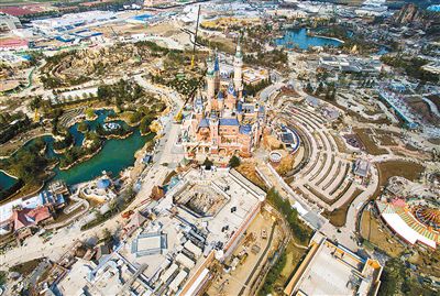 上海迪士尼门票遭爆买黄牛趁虚而入