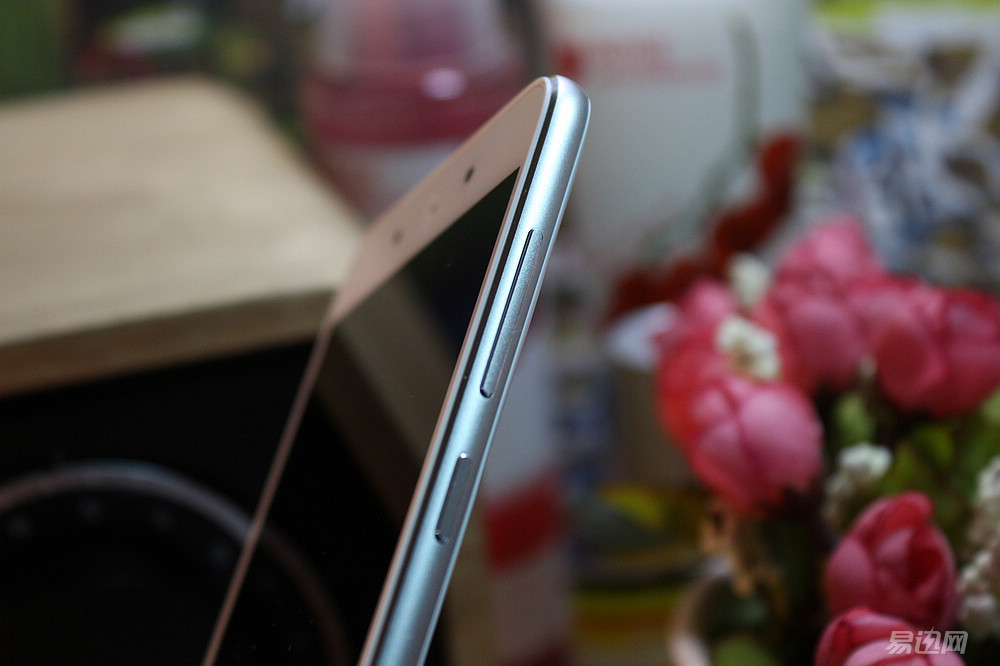 360手机f4标准版和高配版区别,360手机f4价格