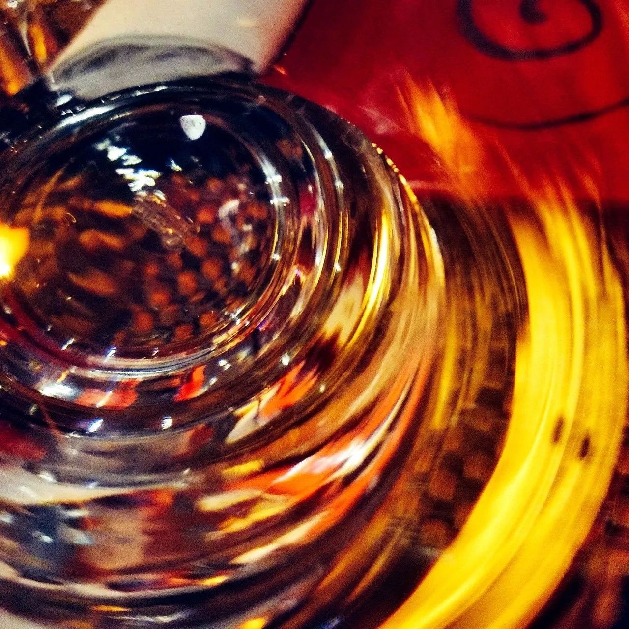 灯火阑珊处，那个青年，那个年轻的烟火匠笑颜如花