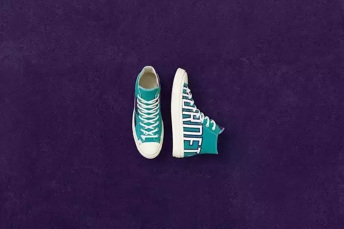 我的天,匡威居然把球衣裁开做了鞋面!