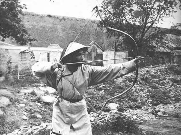 弓箭是什么时候发明的,弓箭最早出现在旧石器时代