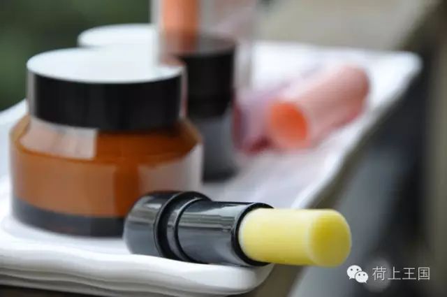 小孩子自己在家做的唇膏,自制儿童润唇膏家庭版家用材料