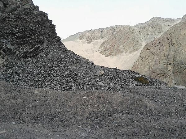 两位60岁老人去旅游,60后老俩口自驾穿越罗布泊无人区