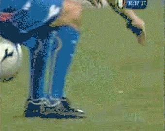 大师级盘点足坛逆天停球美如画,献上膝盖英文