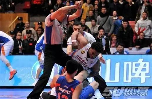 cba历史上总比分最低,cba历史最差的球员