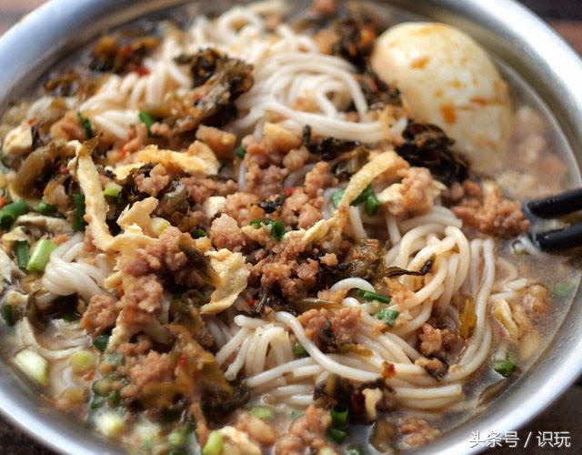 嗦粉广西螺蛳粉,广西当地人喜欢的螺蛳粉