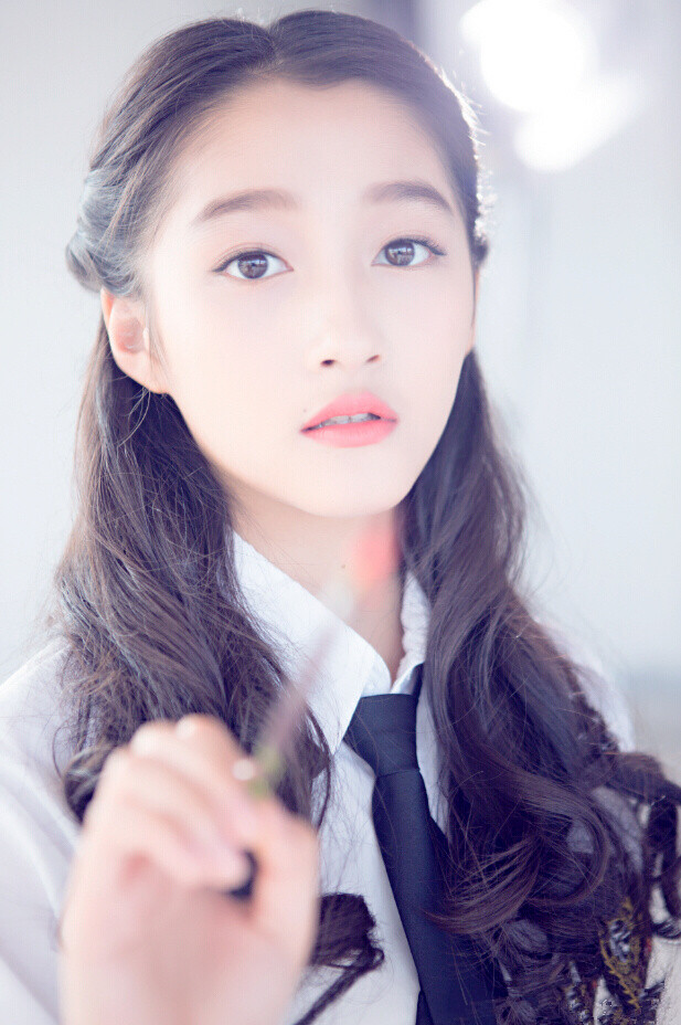 关晓彤惊艳写真照壁纸,鹿晗关晓彤壁纸