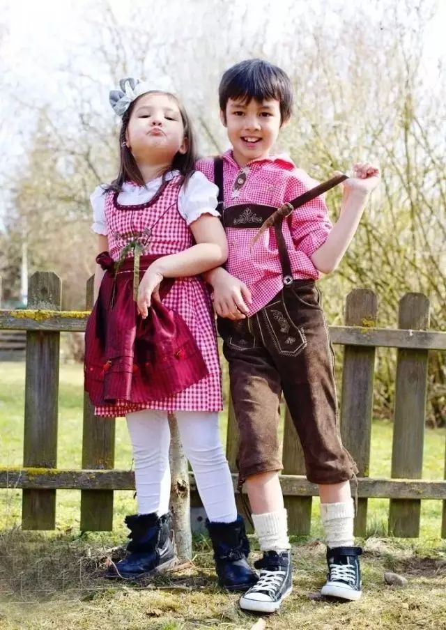 育儿孩子犯错别急着批评,德国教育孩子学会拒绝