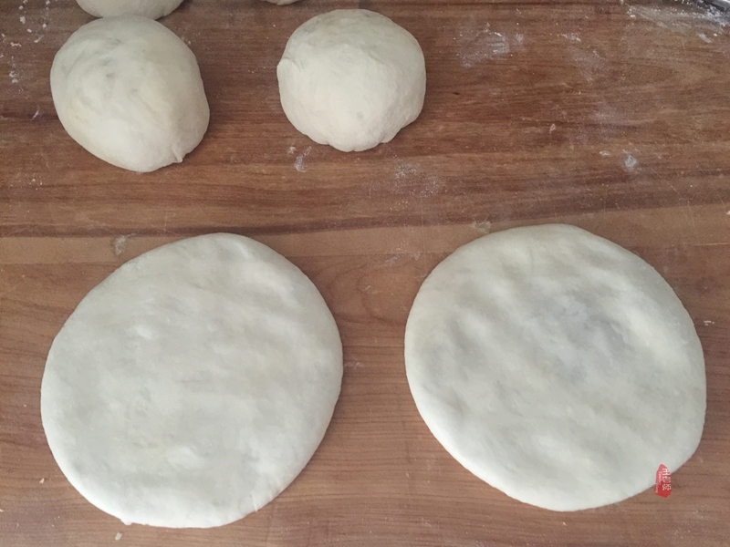 绿豆饼小孩子吃好吗视频,绿豆馅咸香油饼