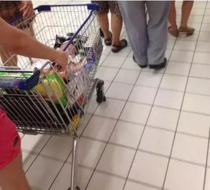 超市提醒顾客不要混装的温馨提示,超市购物车禁止外推提示语