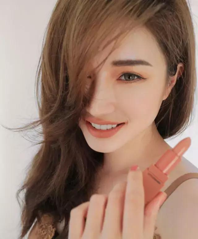 经常断货看看这些明星们用的口红吧