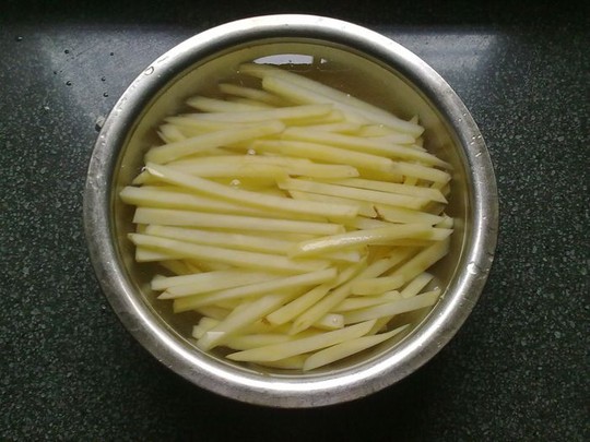 如何在家里做薯条给孩子吃最简单,薯条家庭自制做法保证孩子都爱吃