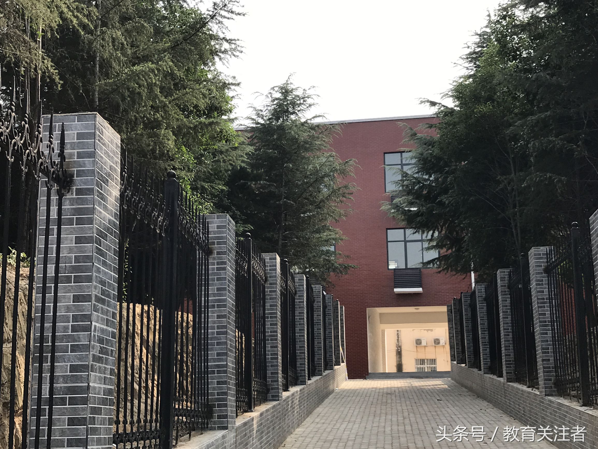 如今的袁河小学美的让你不敢相认——嬗变之花在这里璀璨绽放！