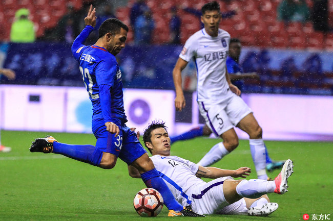 中超第27轮上海申花1:2憾负天津亿利被对手斩落马下
