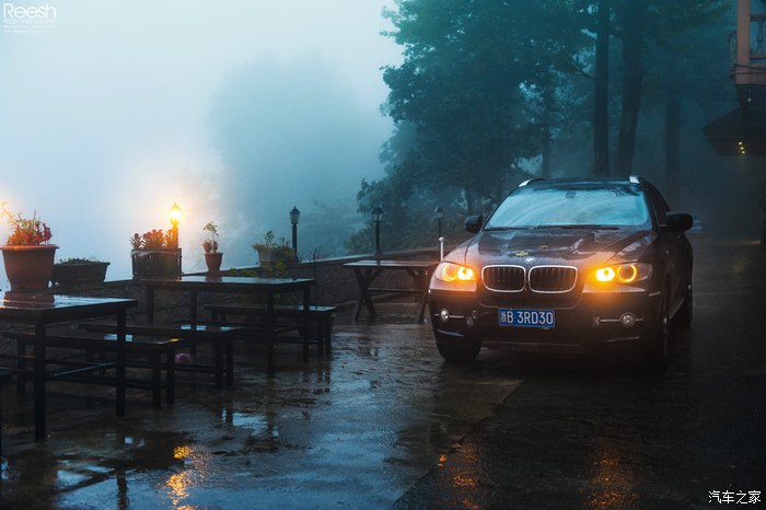 宝马X6,不谈性能如何!自驾遇上大雨还被拍成大片,颜值绝对够!