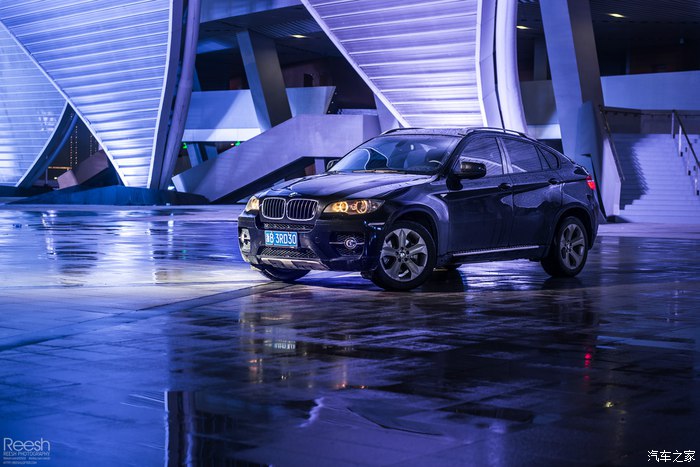 宝马X6，不谈性能如何！自驾遇上大雨还被拍成大片，颜值绝对够！