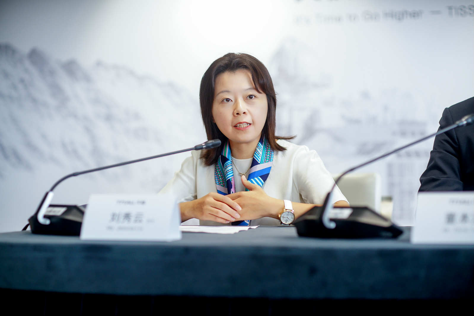 多集团多产区手表品牌走线上，天梭选阿里巴巴源于数据银行式营销